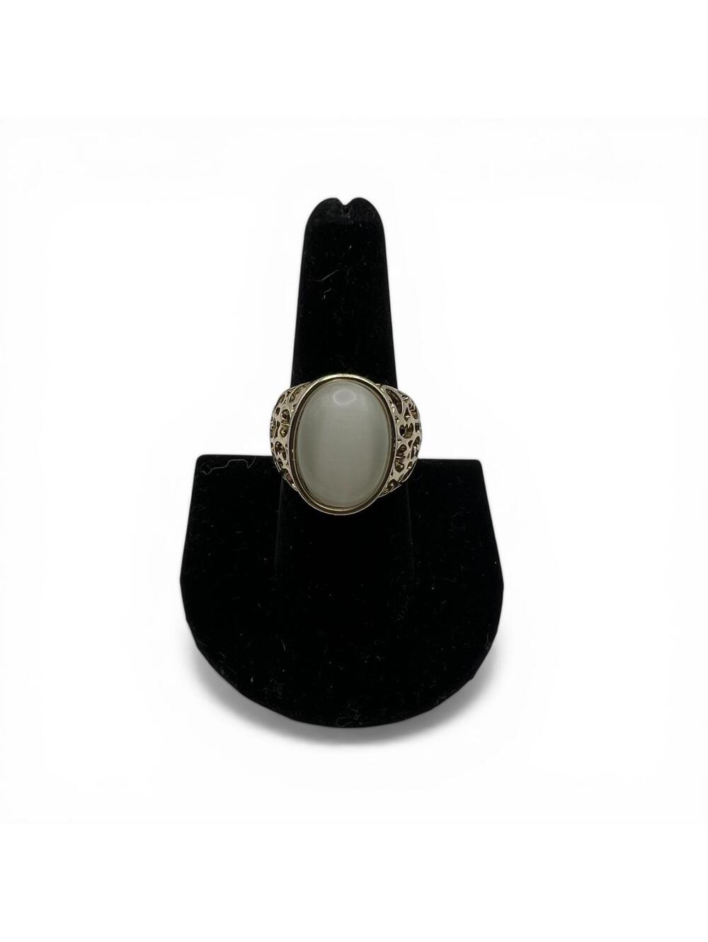 Vintage Oval Moonstone Ring with Filigree Band Size 8.5